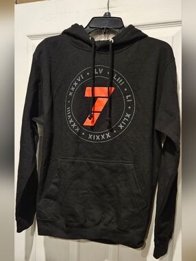TB12 "7" HOODIE